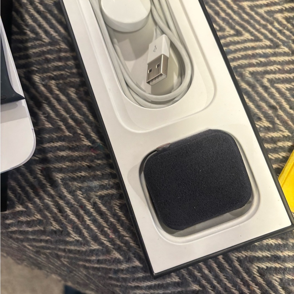 Apple iWatch 4 Black Cellular
